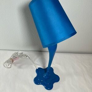 Woopsy paint spill lamp blue